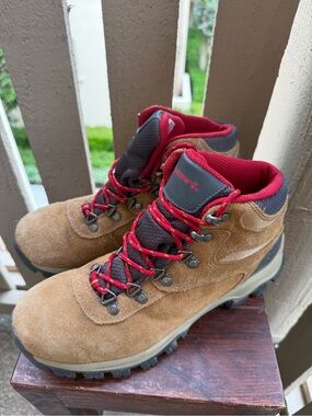 BearPaw Men's Tan Suede Hiking Boots with Red Accents